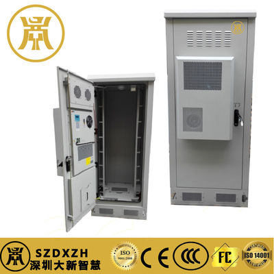 Armoire extérieure résistante aux intempéries IP55 pour les systèmes électriques hybrides de stockage d'énergie avec système de surveillance à distance